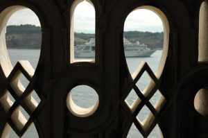 Vista desde a Torre de Belém em Lisboa
