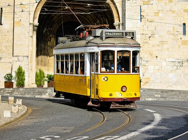 Horários e preços do Elétrico 28 em Lisboa
