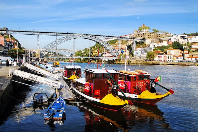 Passeio de barco pelo Rio Douro no Porto - Roteiro ideal de 15 dias por Lisboa, Coimbra e Porto