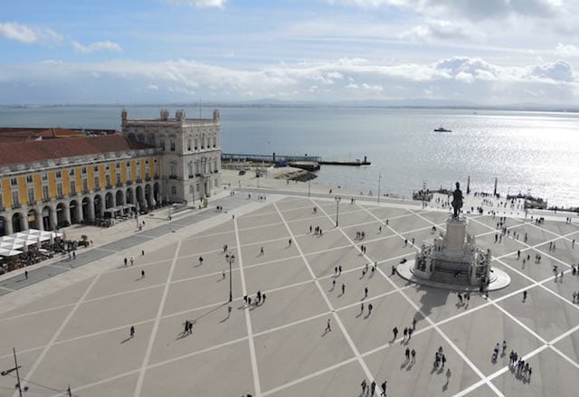 Praça do Comércio e Rio Tejo em Lisboa