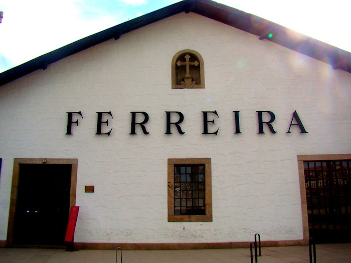 Cave Ferreira de vinho do Porto - Roteiro ideal de 15 dias por Lisboa, Coimbra e Porto