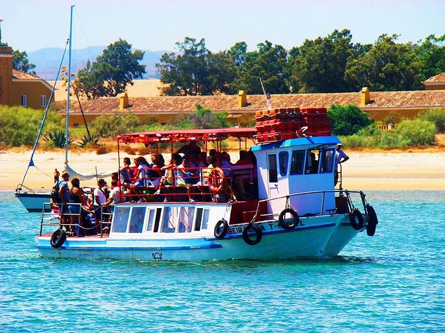 Barcos do Algarve até a Ilha de Tavira