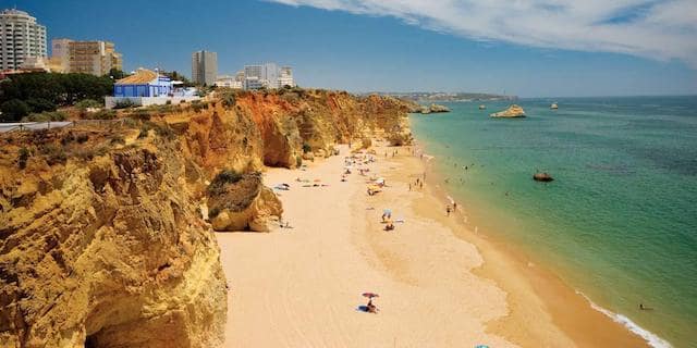 Vista da Praia da Rocha no Algarve