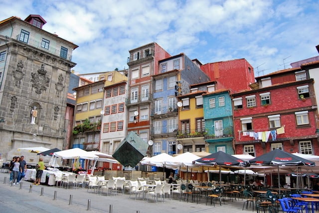 Ribeira do Porto com casas típicas