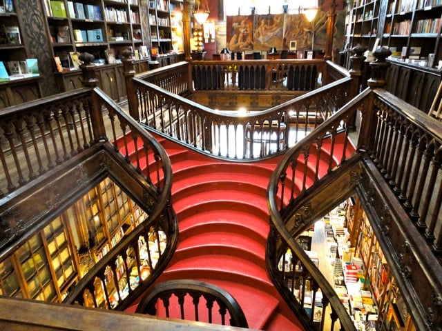 Escadarias da Livraria Lello e Irmão no Porto