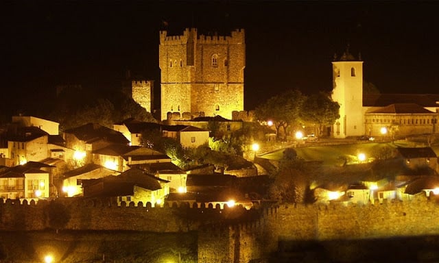 Castelo de Bragança à noite
