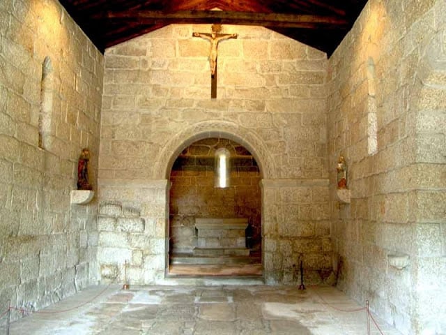 Interior da igreja de São Miguel
