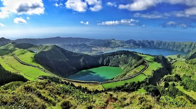 Caldeira das Sete Cidades nos Açores em Portugal