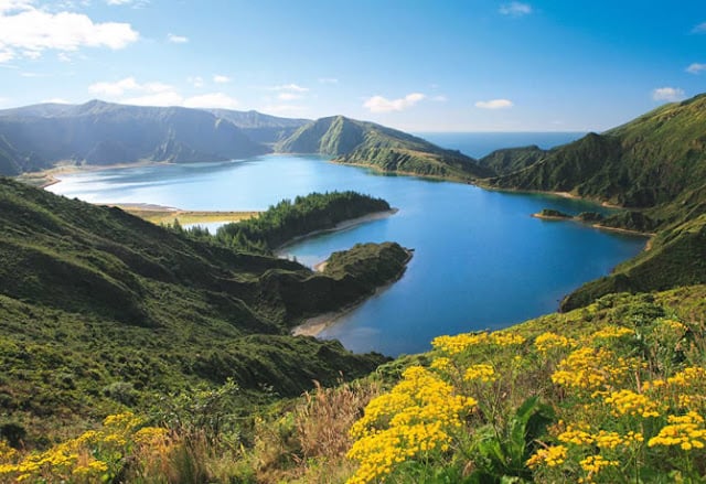Lagoa do Fogo nos Açores em Portugal