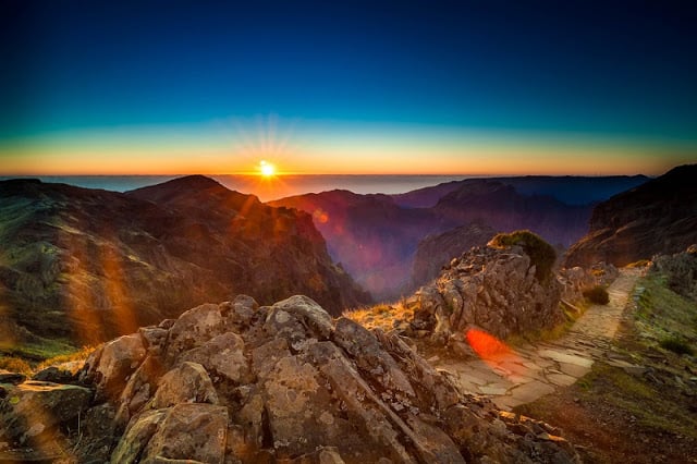 Pôr-do-Sol no Pico do Areeiro na Ilha da Madeira