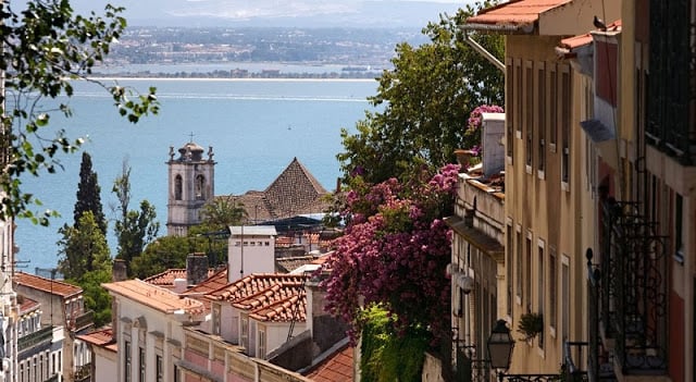 Casas e vista de Lisboa