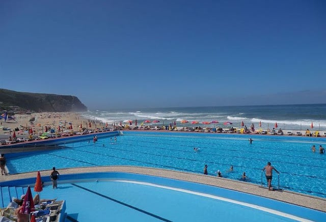 Hotel Arribas em Sintra - piscina e mar