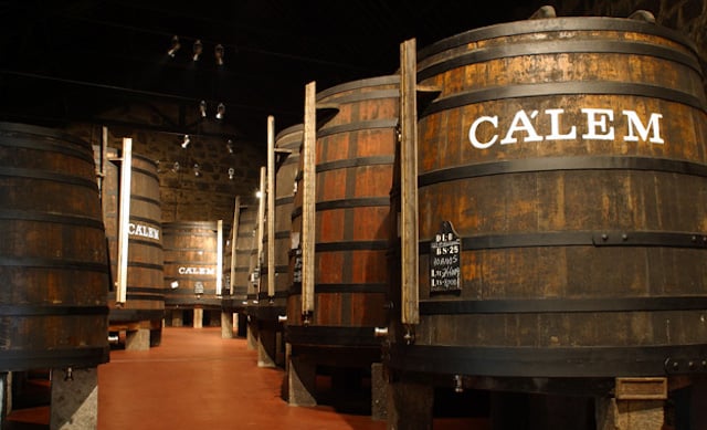 Visita às caves de vinho do Porto