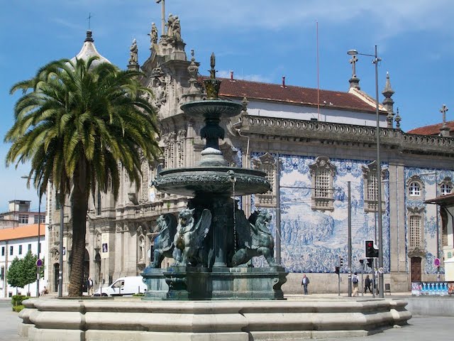 Praça dos Leões no Porto