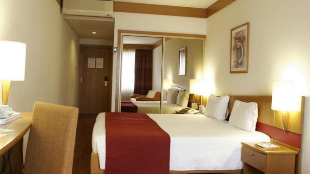 Hotel Quality Inn no Porto - quarto