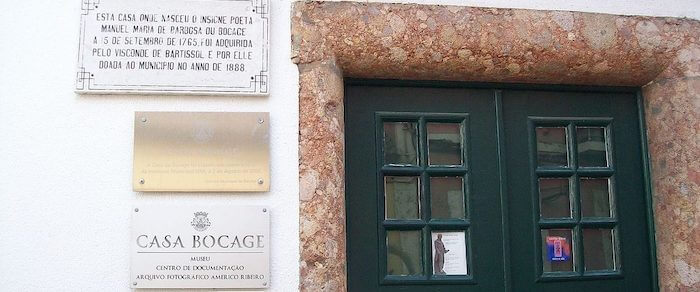 Detalhe da entrada da Casa-Museu Bocage