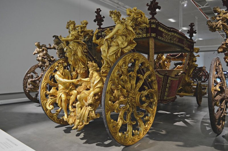 Carruagem exposta no Museu dos Coches em Lisboa