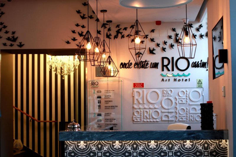 Recepção do Rio Art Hotel em Setúbal