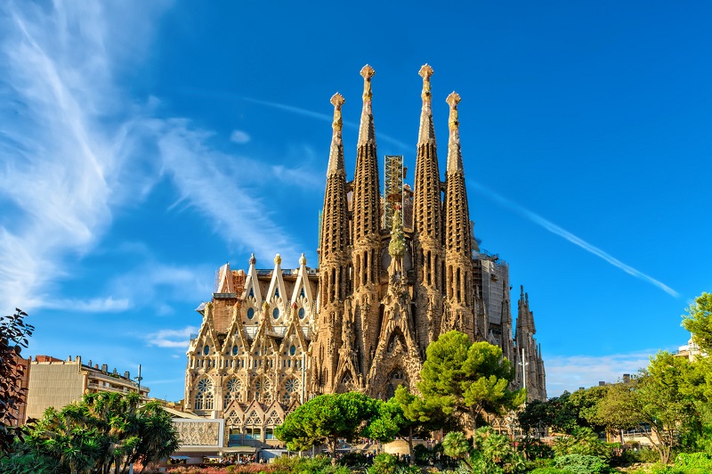 Viagem de Portugal até Espanha pelas principais cidades: Sagrada Família, Barcelona