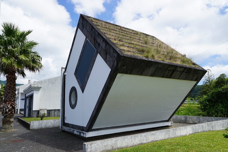 Casa Invertida em São Miguel dos Açores
