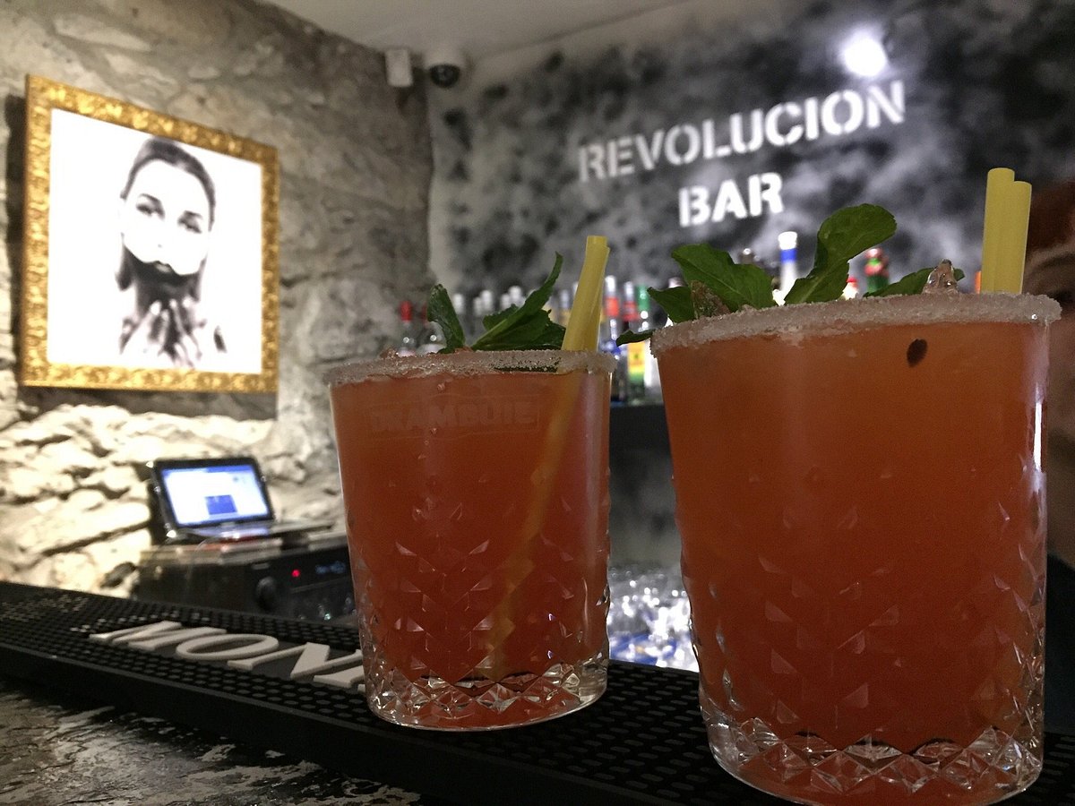 Revolucion Rock Bar